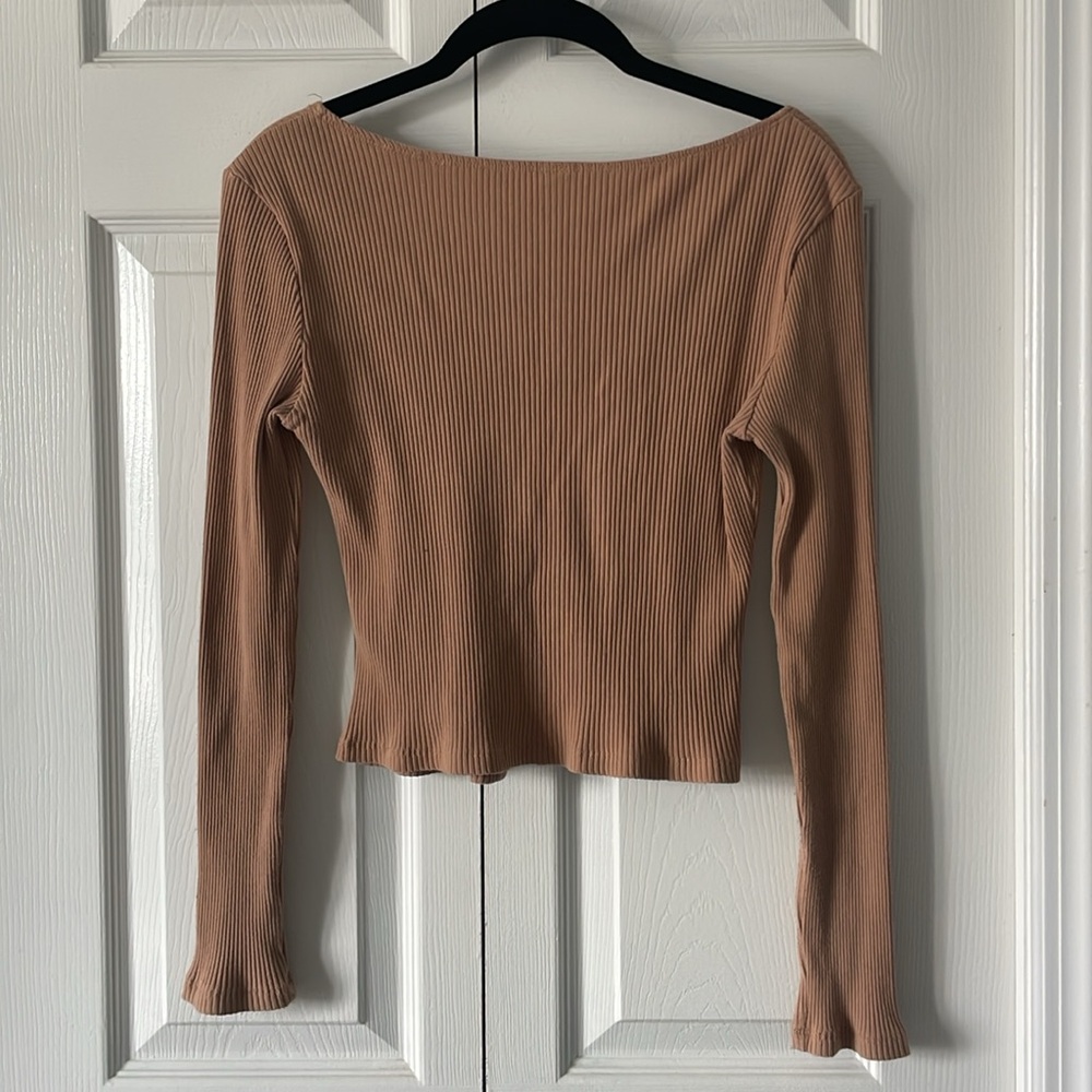 Split Hem Rib-Knit Crop Top - Picture 2 of 4